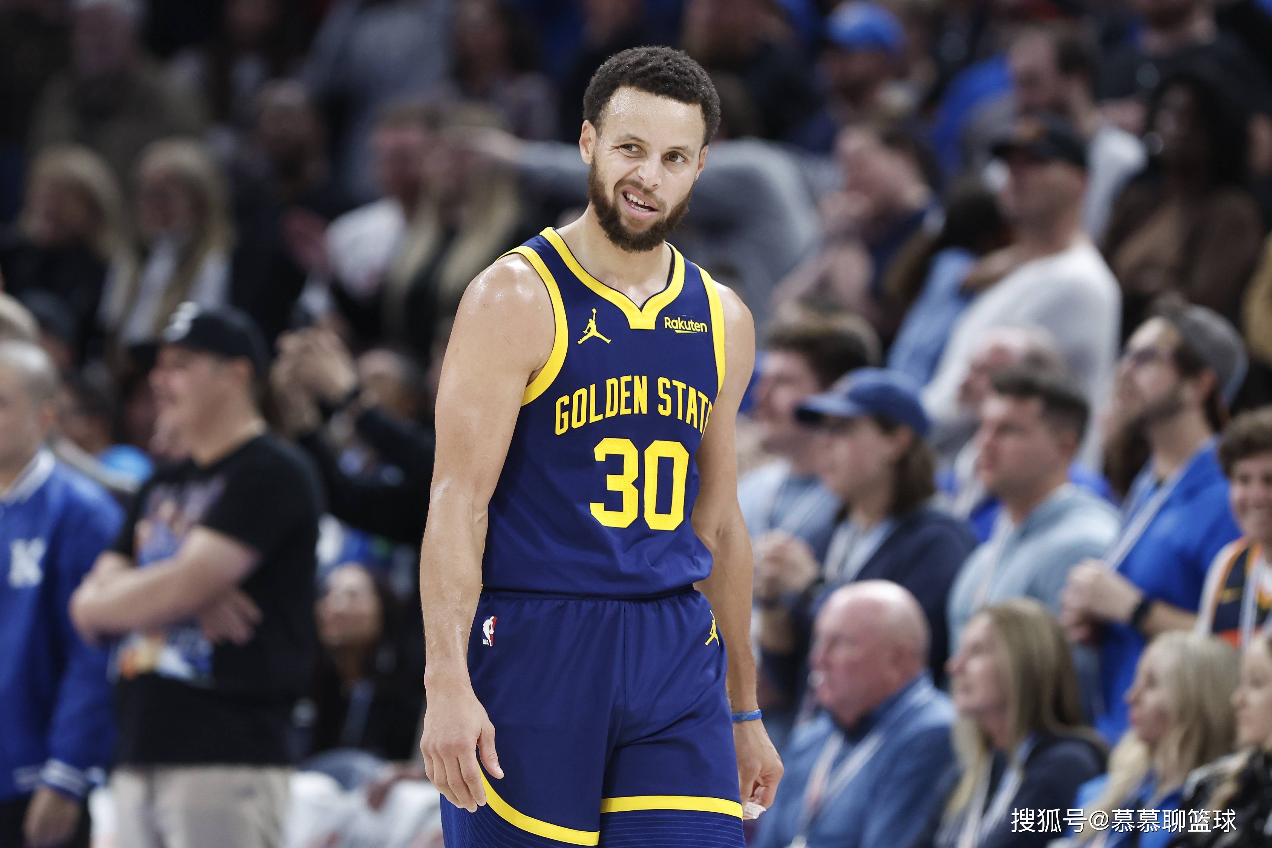 库里迎来十赛季高光表现，DWG球迷沸腾！